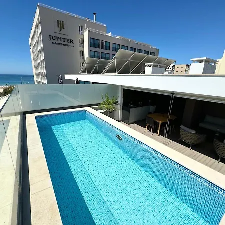 Luxurious Penthouse With Pool Close To The