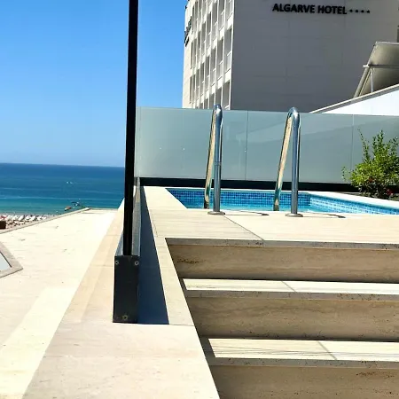 דירה Luxurious Penthouse With Pool Close To The *