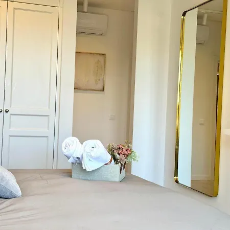 Luxurious Penthouse With Pool Close To The דירה *