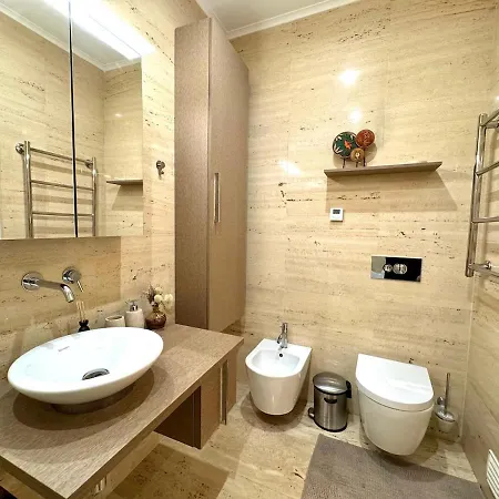 Luxurious Penthouse With Pool Close To The דירה פורטימאו