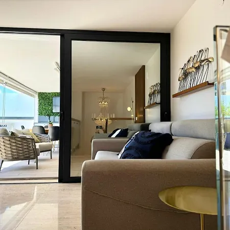 דירה Luxurious Penthouse With Pool Close To The פורטימאו