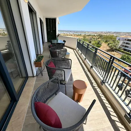 Luxurious Penthouse With Pool Close To The * פורטימאו