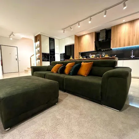 Luxurious Penthouse With Pool Close To The * פורטימאו