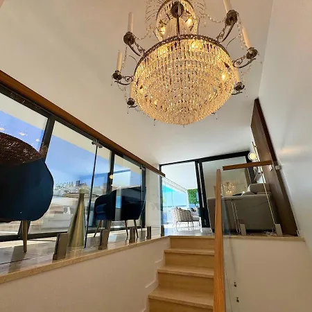 Luxurious Penthouse With Pool Close To The * פורטימאו
