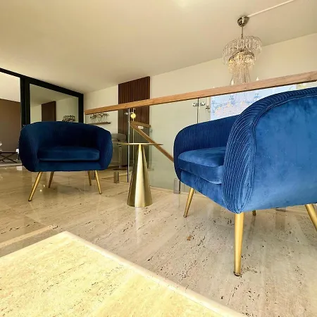 Luxurious Penthouse With Pool Close To The * פורטימאו