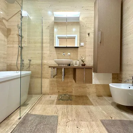 Luxurious Penthouse With Pool Close To The *